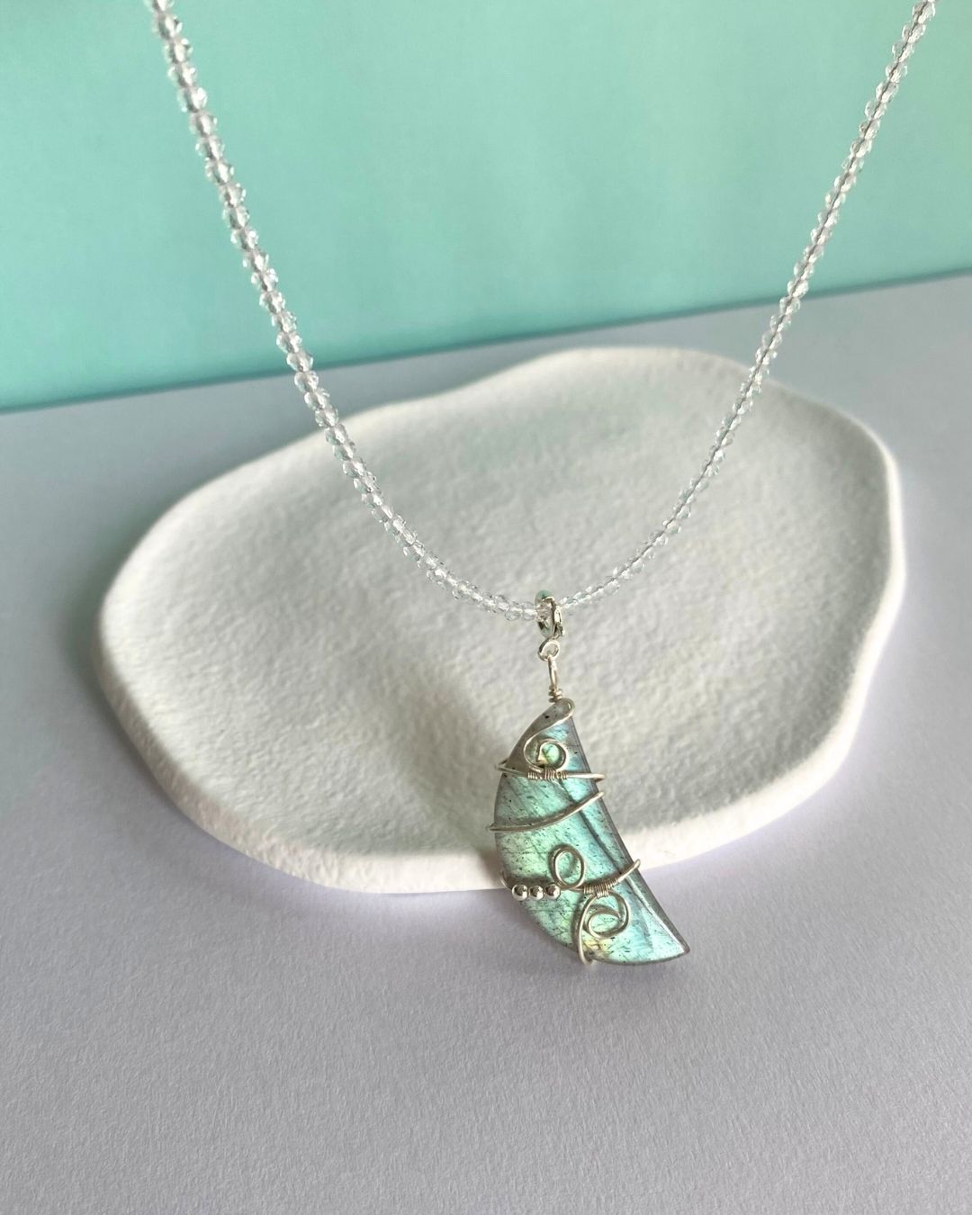 拉長月光繞線頸鏈